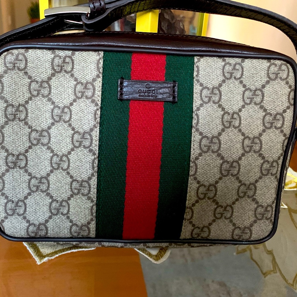 Gucci Small Crossbody Bag With Sherry Line